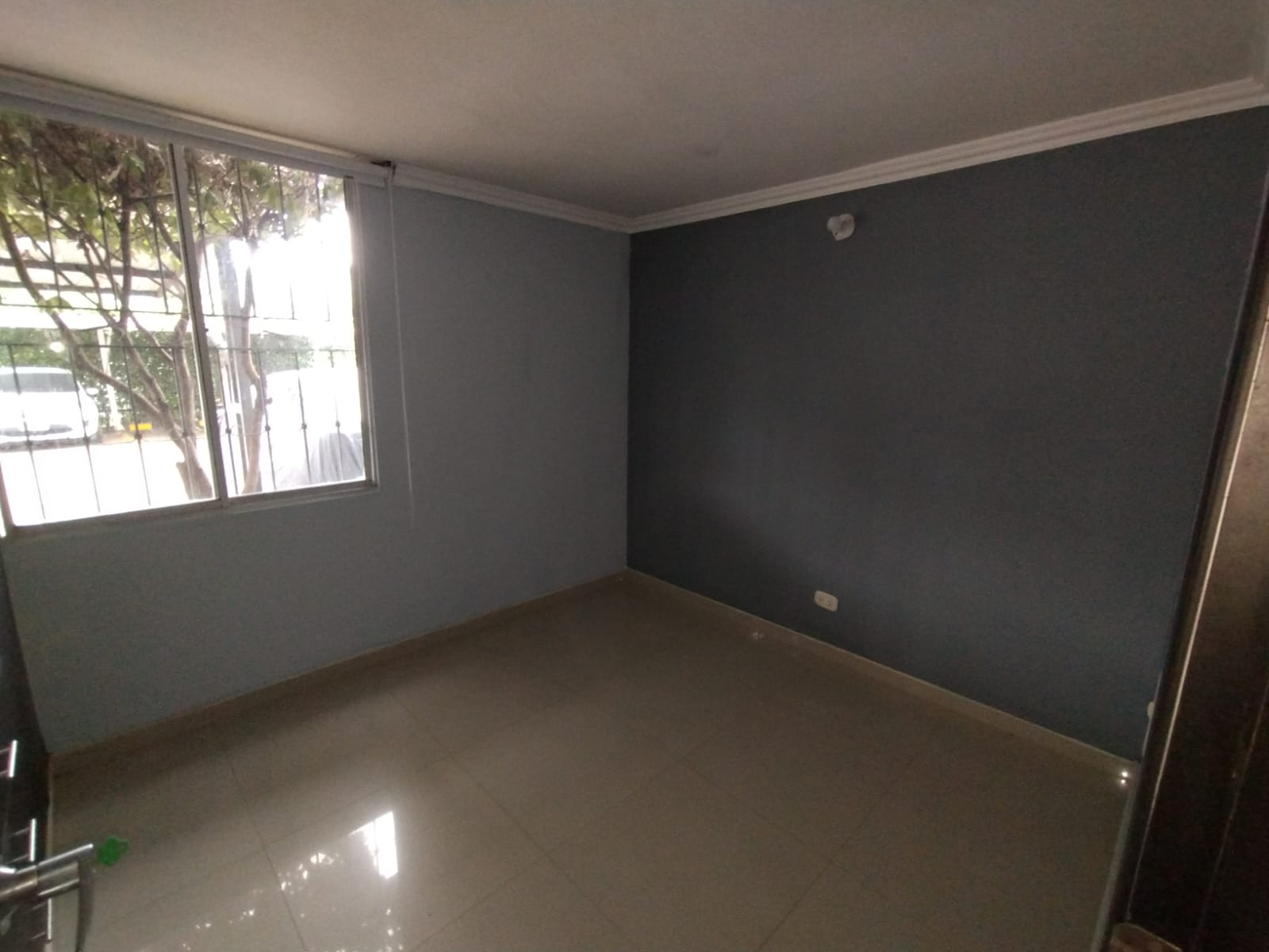 ARRIENDO APARTAMENTO DE TRES HABITACIONES
